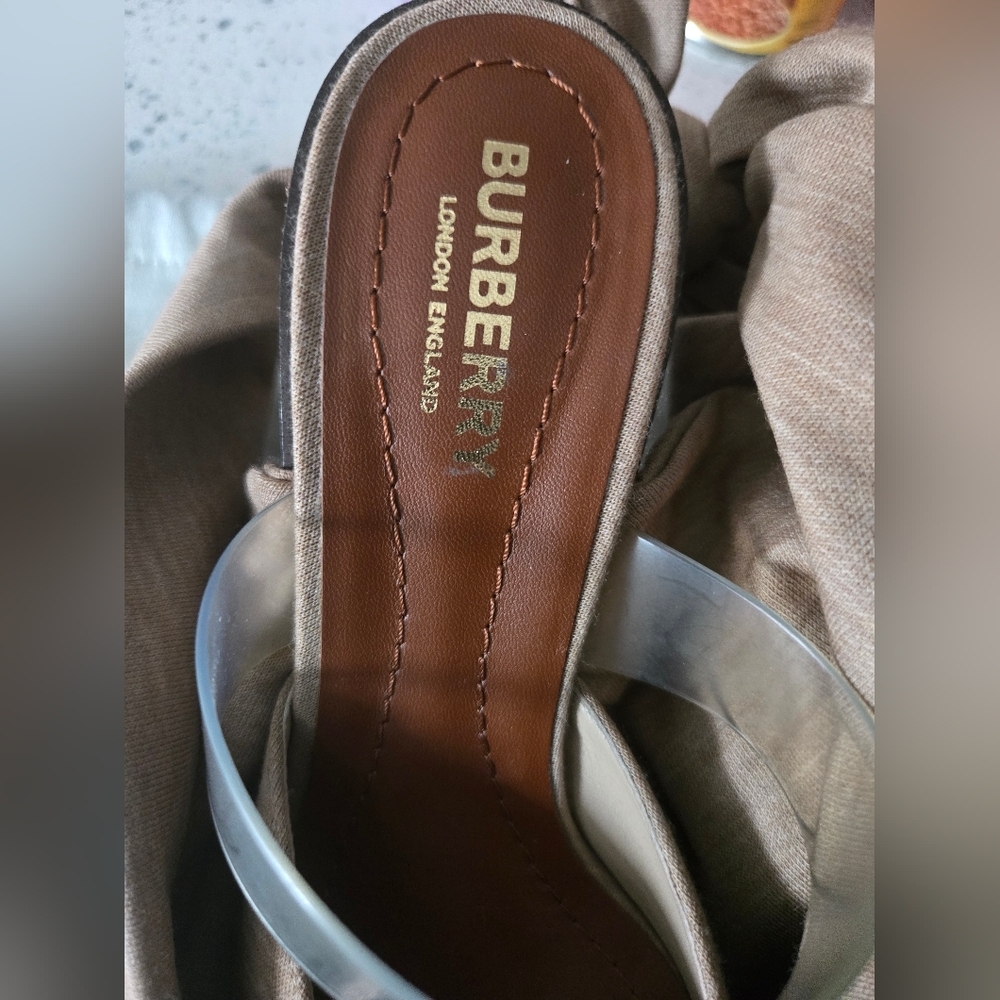Burberry Slingback Pumps Size 6.5 (36.5) With Dust Bag - Picture 14 of 15
